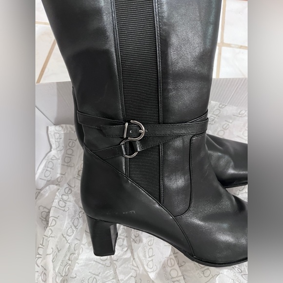 Black Leather Boots with Comfortable Fit and Stylish Design - Picture 9 of 12